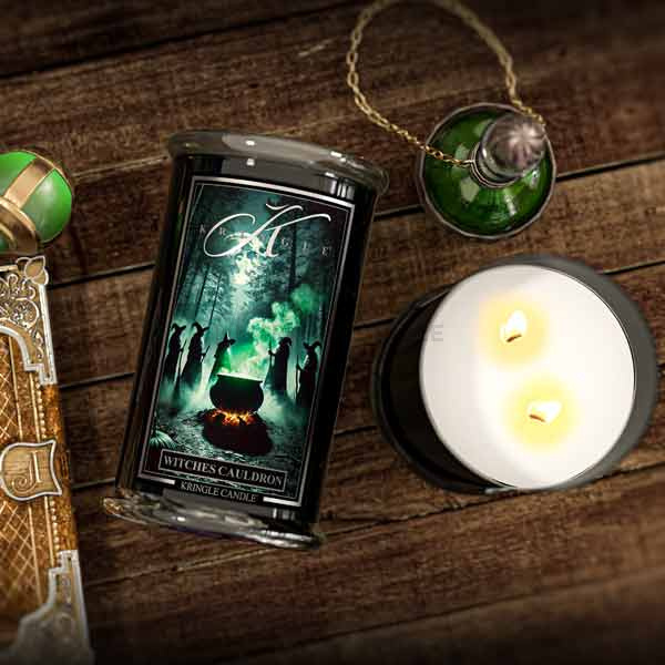 Kringle Candle Witches Cauldron Duża Świeca Zapachowa 624g
