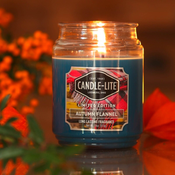 Candle-Lite Autumn Flannel Duża Świeca Zapachowa 510g