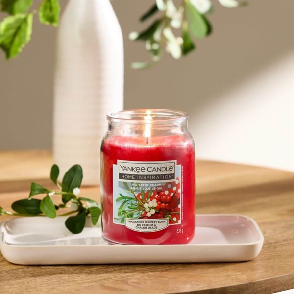 Yankee Candle Mistletoe Charm Duża Świeca Zapachowa 538g