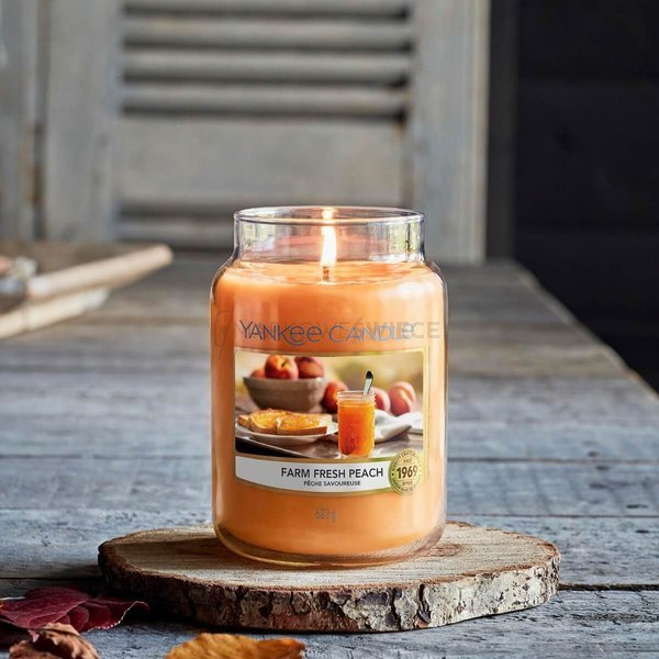 Yankee Candle Farm Fresh Peach Duża Świeca Zapachowa 623g