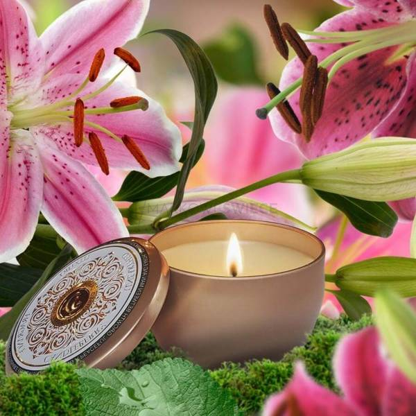 Unearthed Candle Lilium Mała Świeca Zapachowa 125g