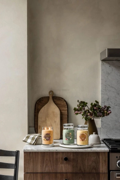 Yankee Candle Glistening Leaves Signature Duża Świeca 567g