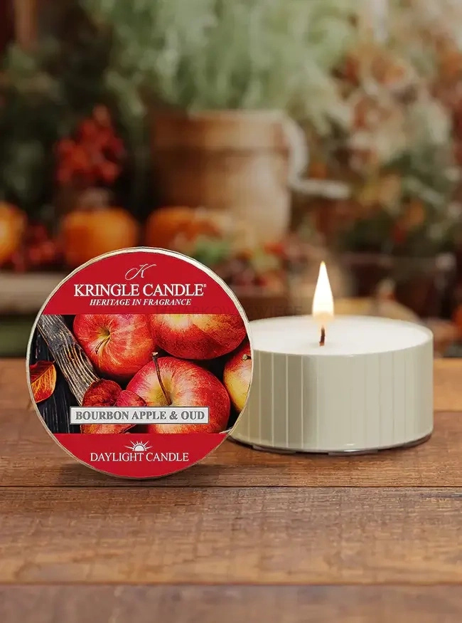 Kringle Candle Bourbon Apple & Oud Świeczka Daylight 42g