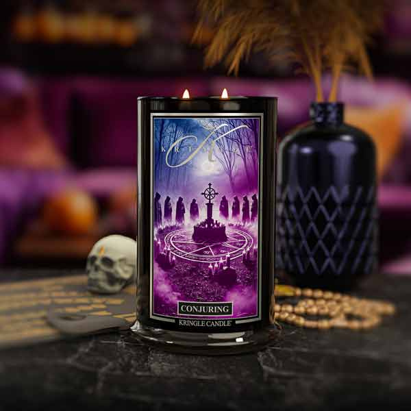Kringle Candle Conjuring Duża Świeca Zapachowa 624g