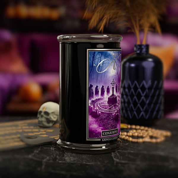 Kringle Candle Conjuring Duża Świeca Zapachowa 624g