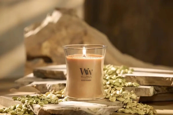 WoodWick Golden Bourbon Średnia Świeca 275g