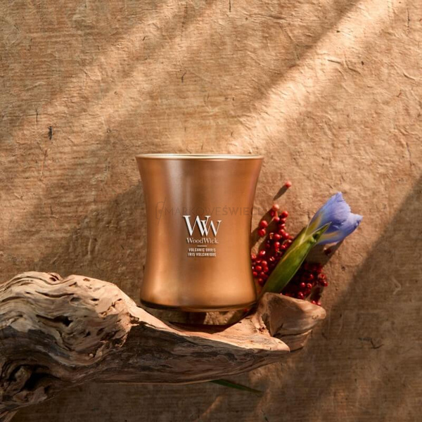 WoodWick Volcanic Orris Średnia Świeca 275g