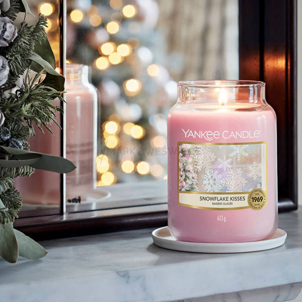 Yankee Candle Snowflake Kisses Duża Świeca Zapachowa 623g