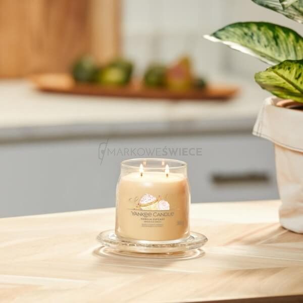 Yankee Candle Vanilla Cupcake Średnia Świeca Zapachowa 368g