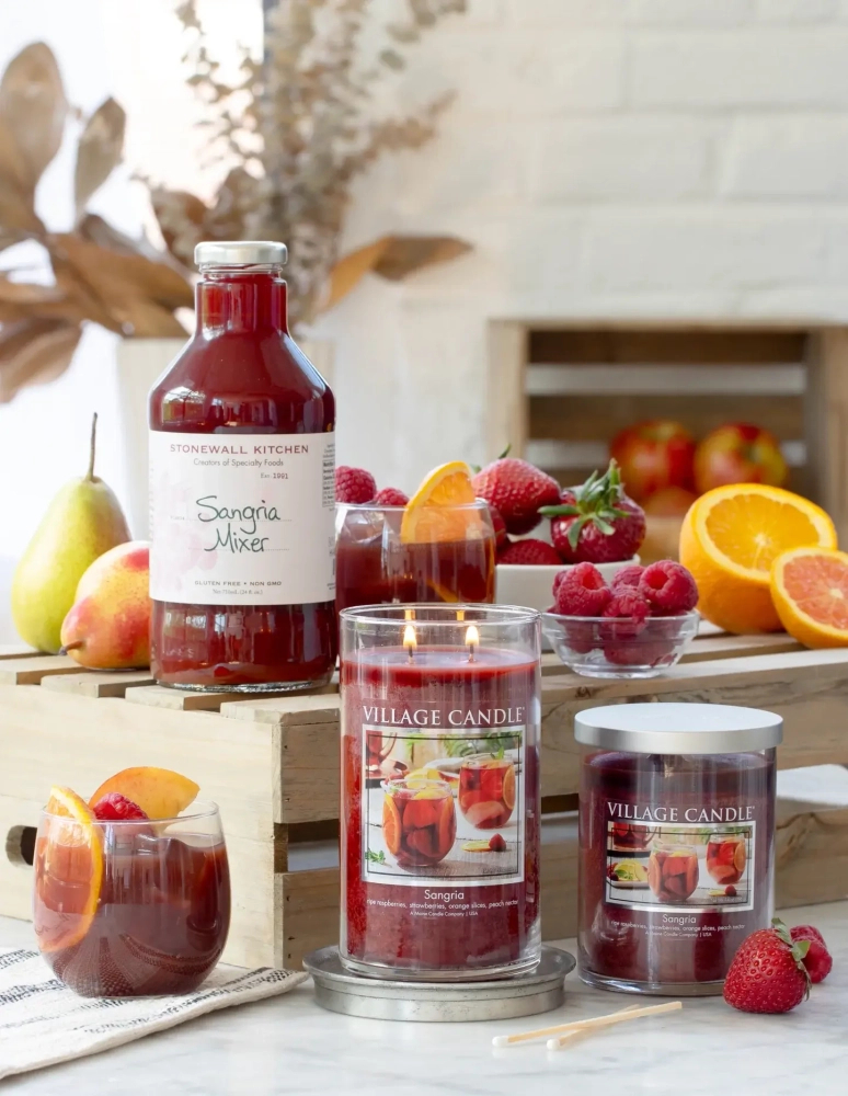 Village Candle Sangria Duża Świeca Zapachowa 602g