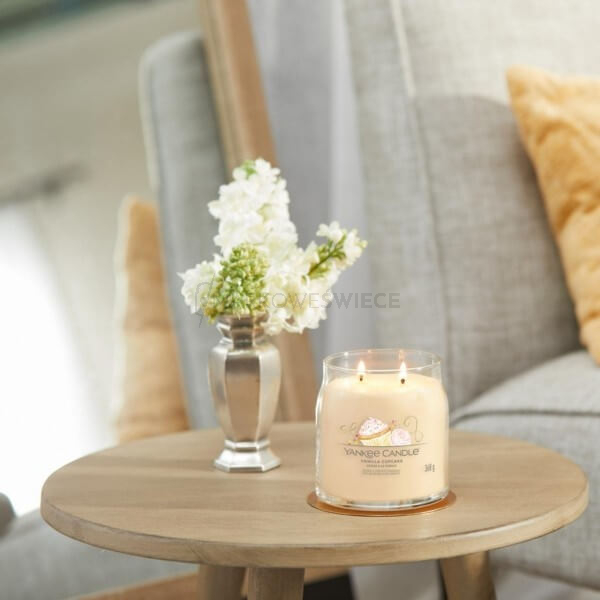 Yankee Candle Vanilla Cupcake Średnia Świeca Zapachowa 368g