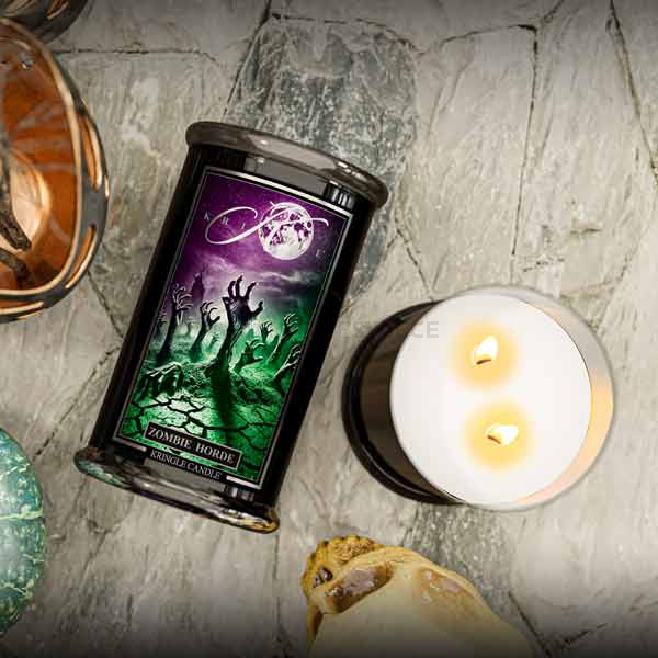 Kringle Candle Zombie Horde Duża Świeca Zapachowa 624g
