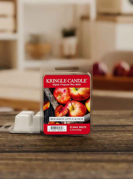 Kringle Candle Bourbon Apple & Oud Wosk Zapachowy 64g