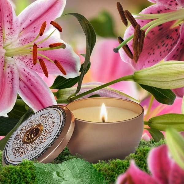 Unearthed Candle Lilium Mała Świeca Zapachowa 125g